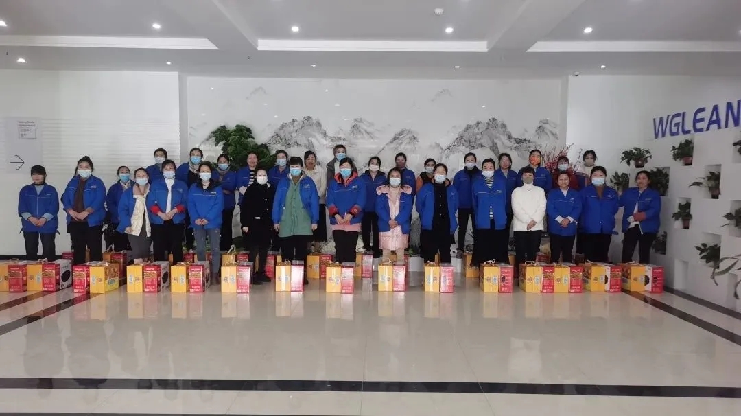 心系員工 情暖新春|萬(wàn)谷力安電氣為員工放新春禮品！